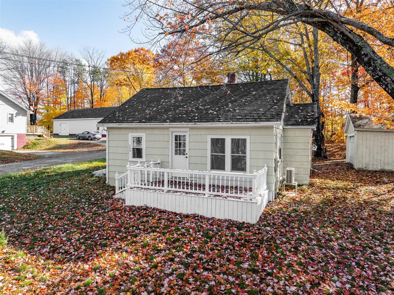 344 Enfield Road, Lincoln, ME 04457