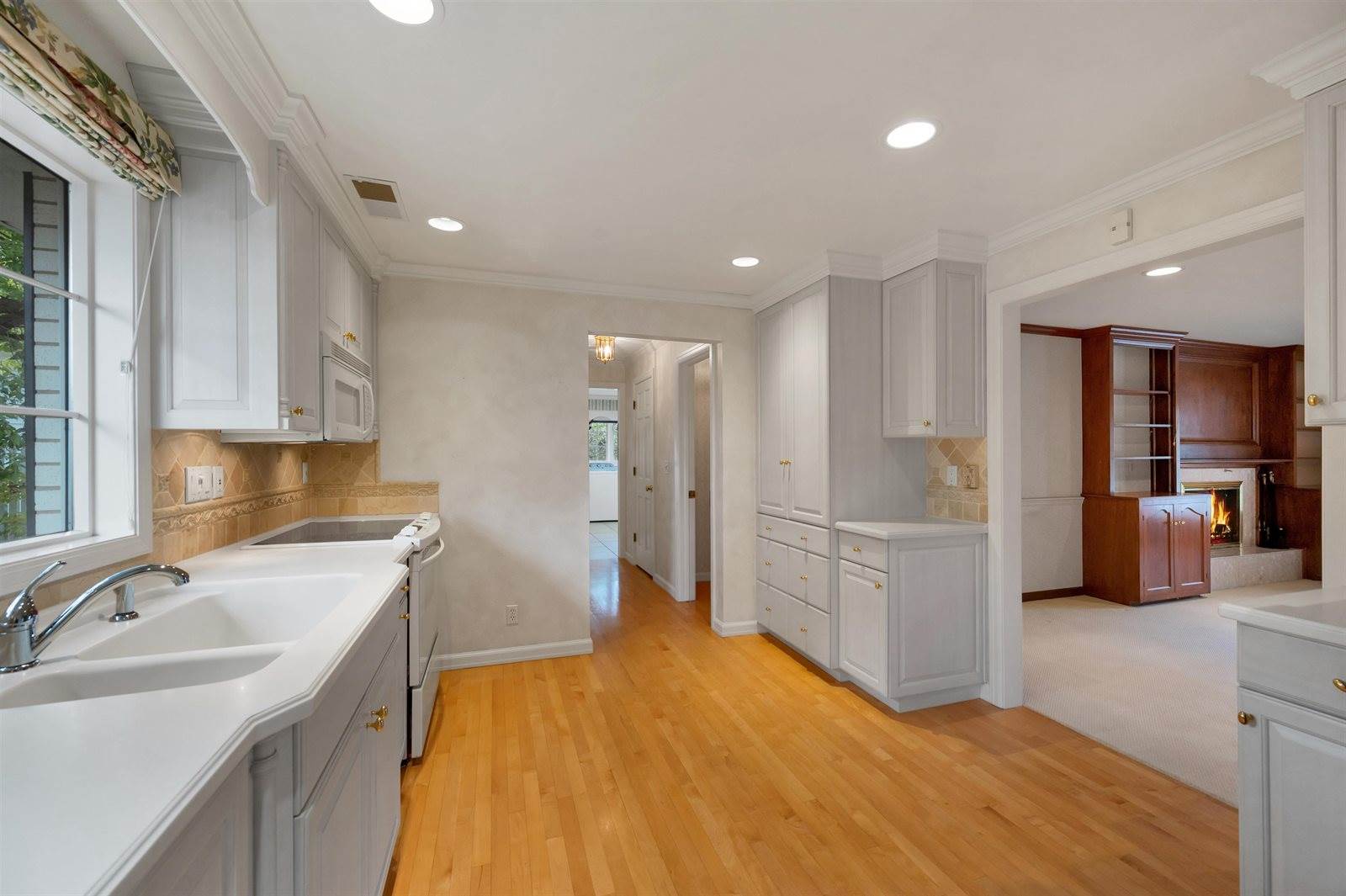 3253 Bitters Court, Green Bay, WI 54301