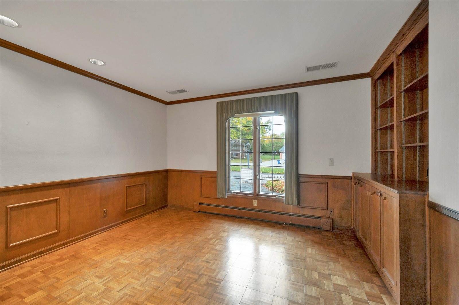 3253 Bitters Court, Green Bay, WI 54301