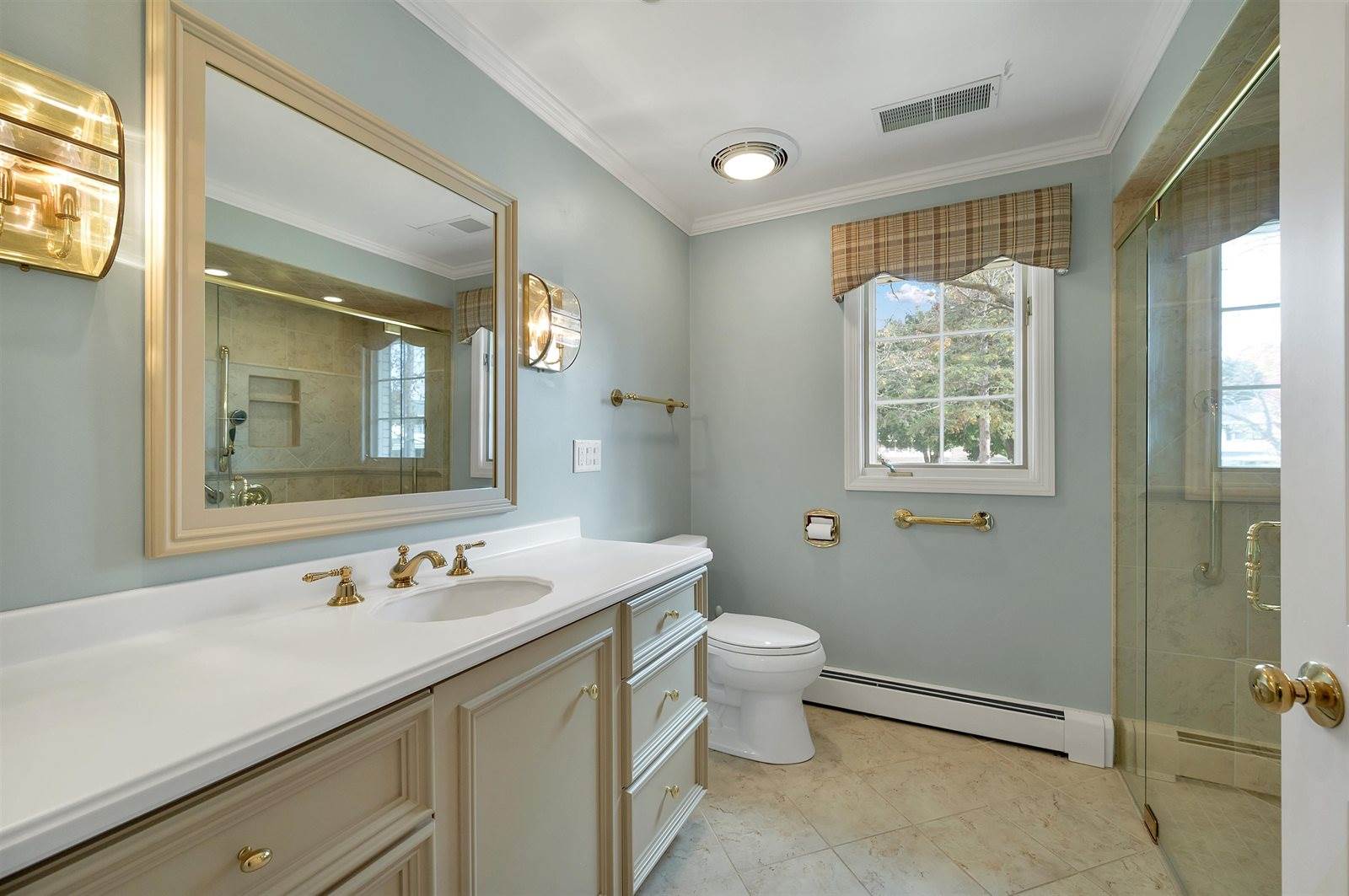 3253 Bitters Court, Green Bay, WI 54301