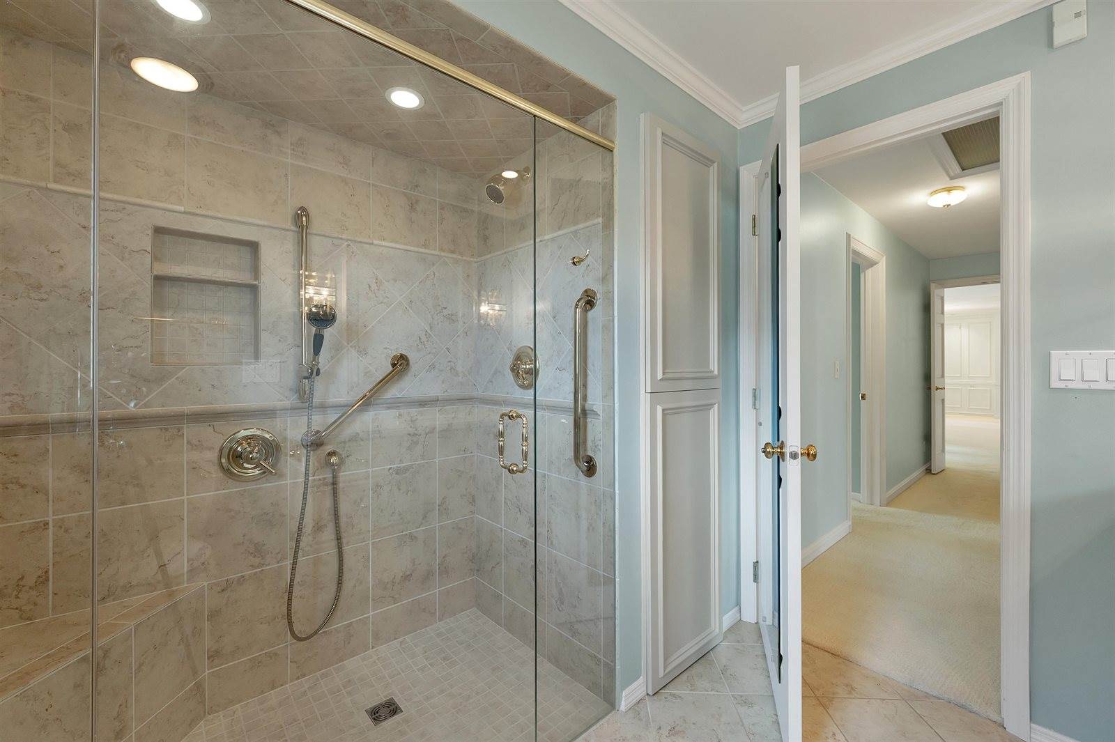 3253 Bitters Court, Green Bay, WI 54301