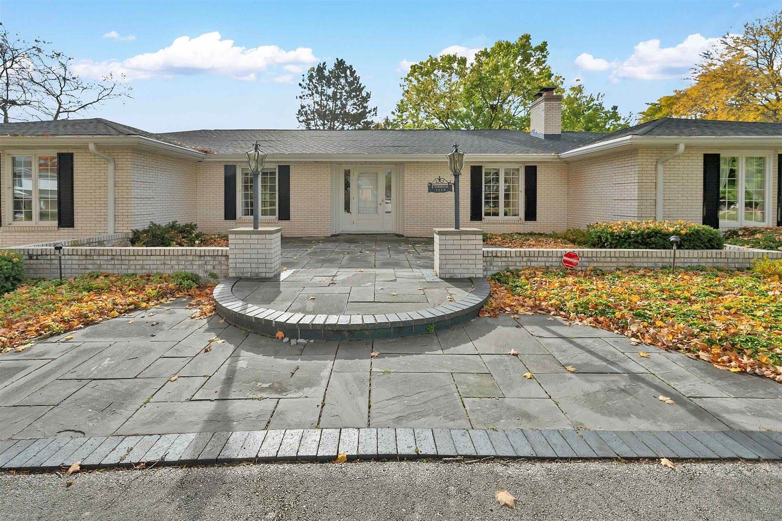 3253 Bitters Court, Green Bay, WI 54301