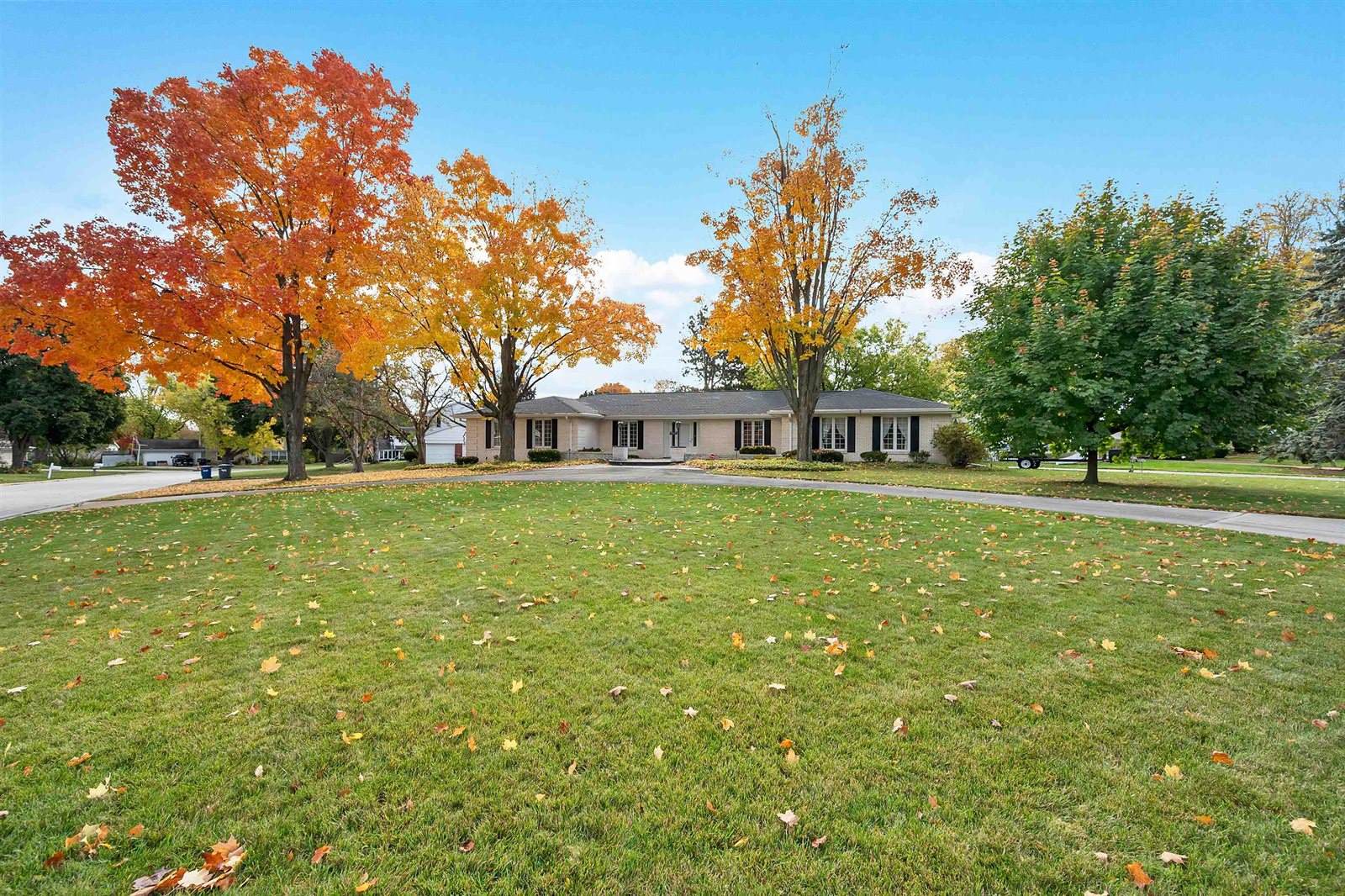 3253 Bitters Court, Green Bay, WI 54301