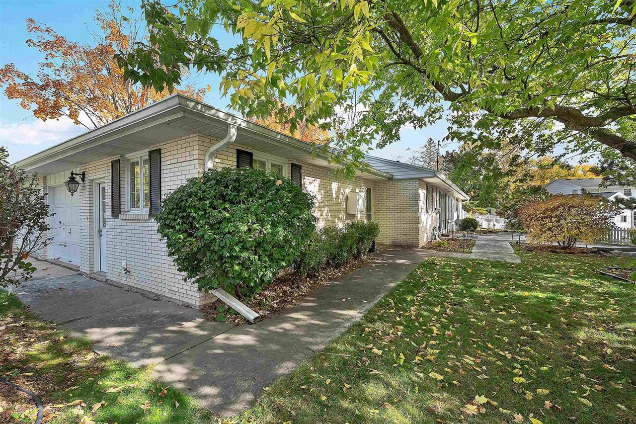 3253 Bitters Court, Green Bay, WI 54301