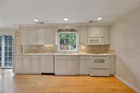 3253 Bitters Court, Green Bay, WI 54301