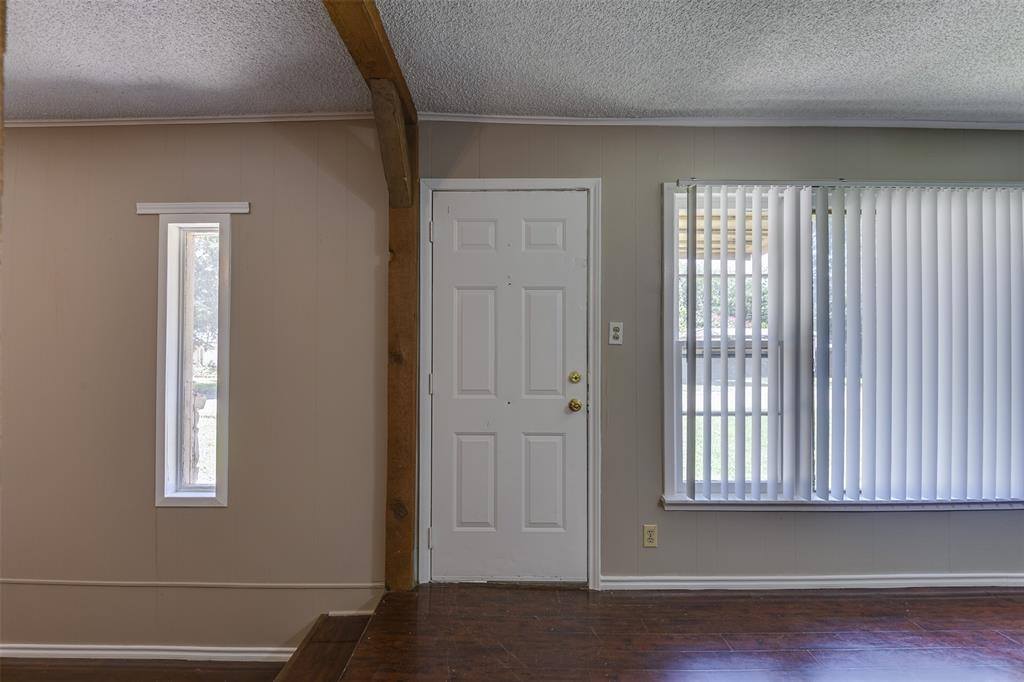 607 North Wood Street, Cleburne, TX 76033