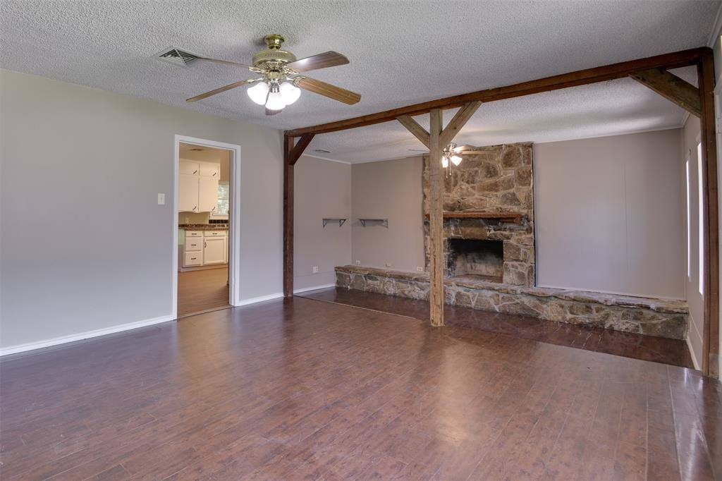 607 North Wood Street, Cleburne, TX 76033