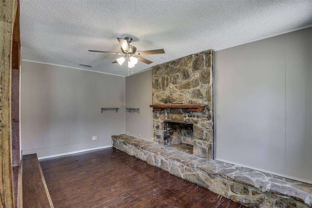 607 North Wood Street, Cleburne, TX 76033