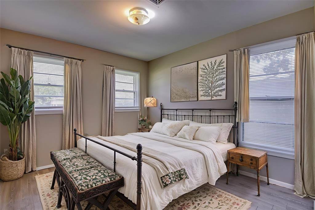 607 North Wood Street, Cleburne, TX 76033