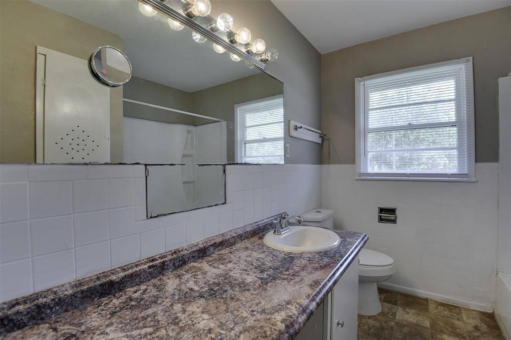 607 North Wood Street, Cleburne, TX 76033