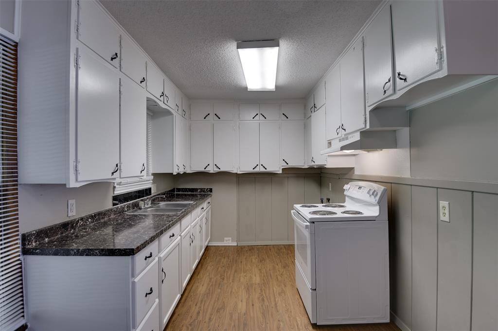 607 North Wood Street, Cleburne, TX 76033