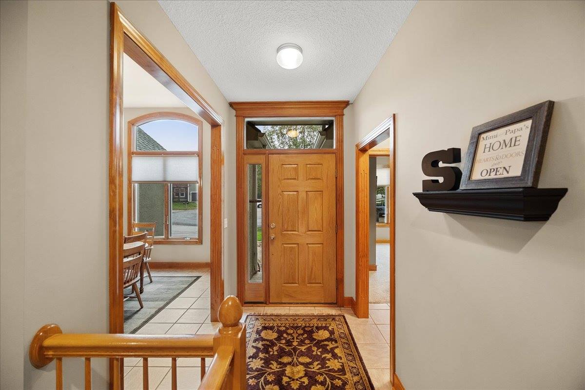 20802 W 102nd St, Lenexa, KS 66220