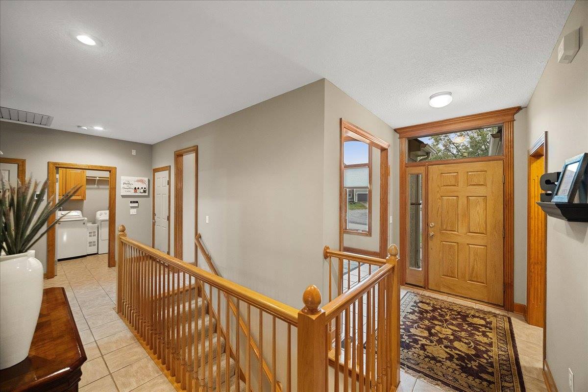 20802 W 102nd St, Lenexa, KS 66220