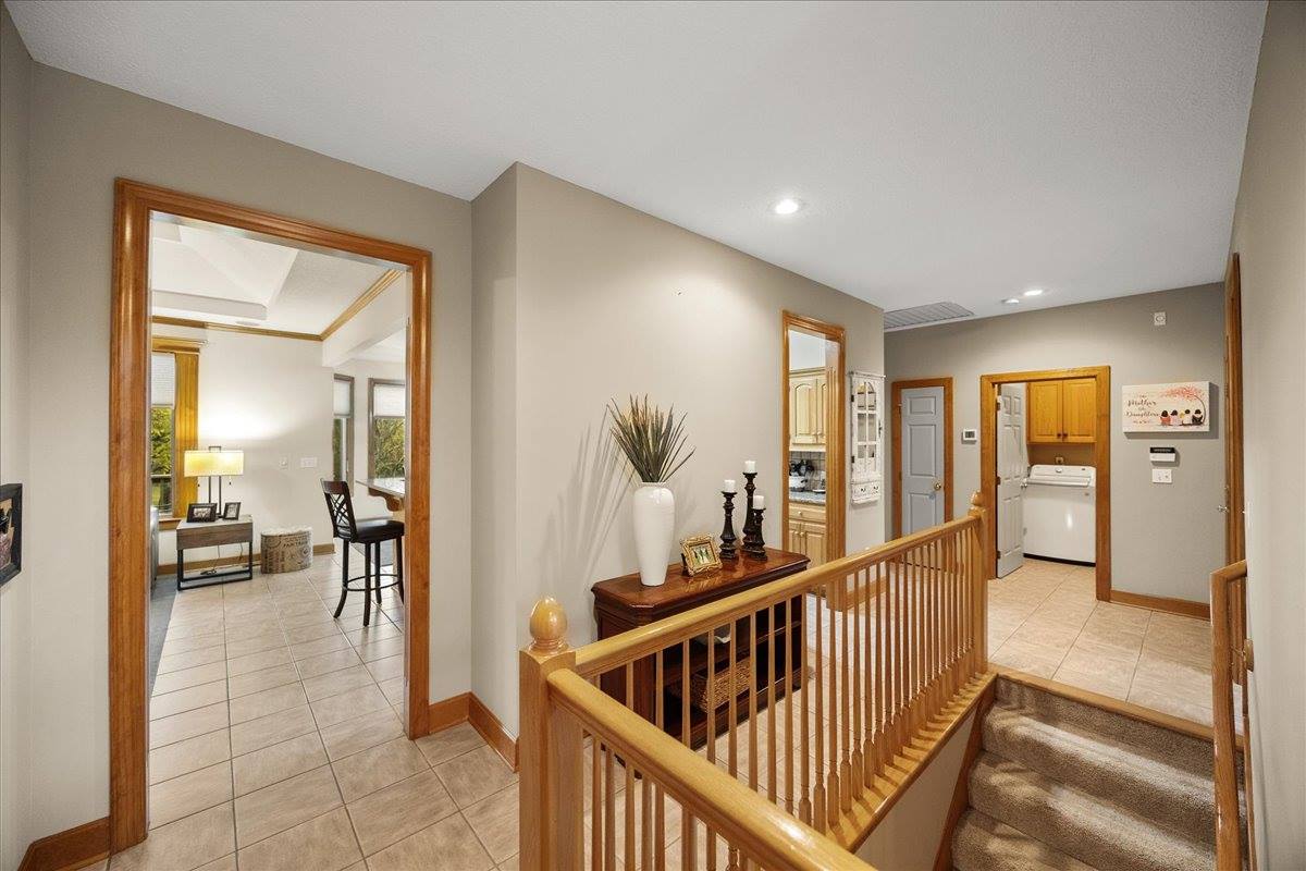 20802 W 102nd St, Lenexa, KS 66220