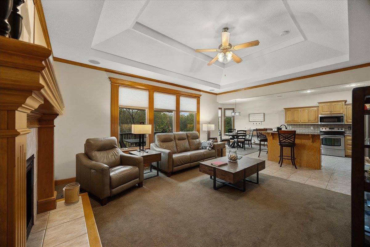 20802 W 102nd St, Lenexa, KS 66220