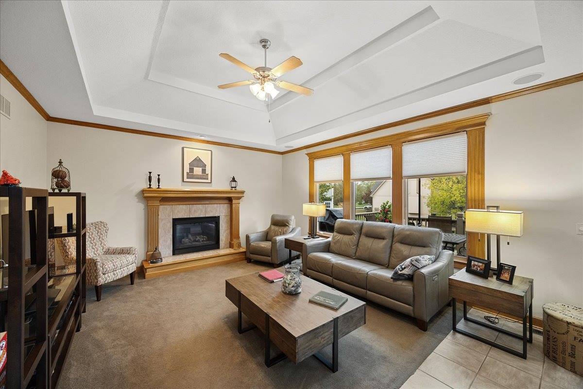 20802 W 102nd St, Lenexa, KS 66220