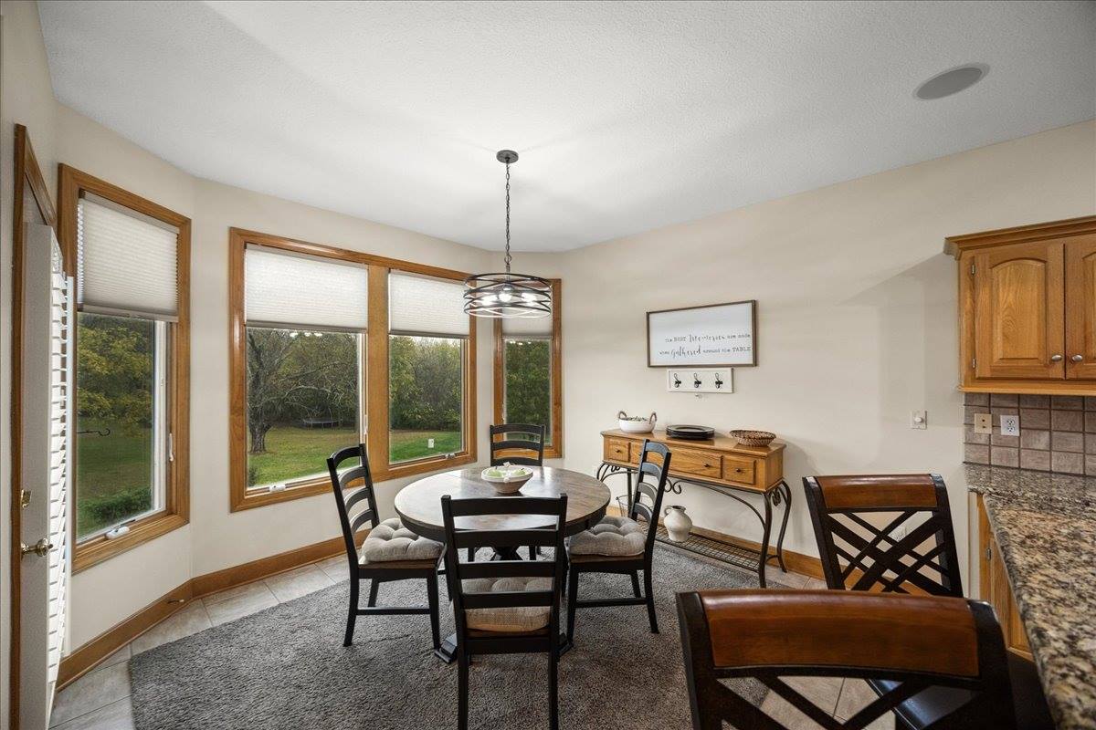 20802 W 102nd St, Lenexa, KS 66220