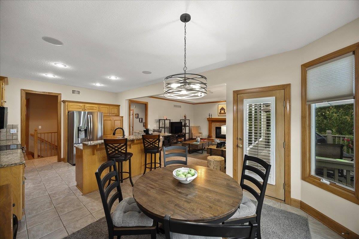 20802 W 102nd St, Lenexa, KS 66220