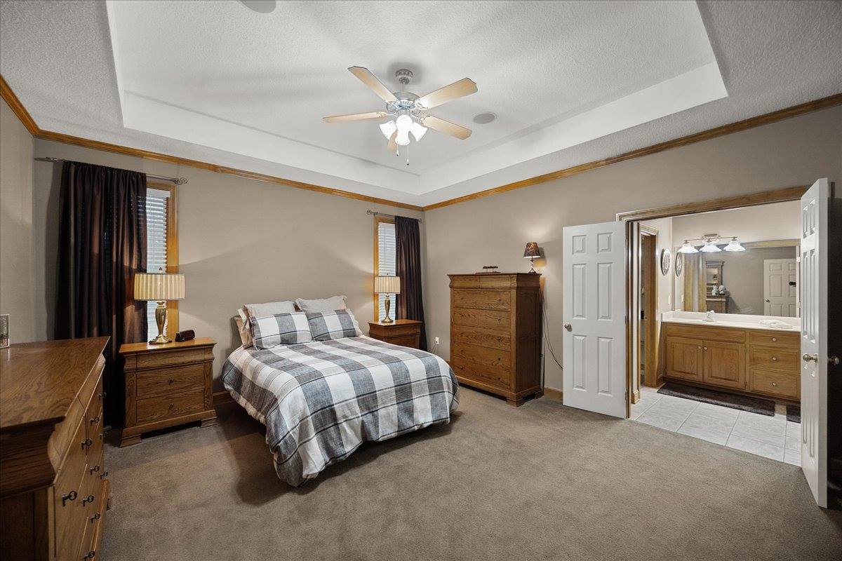 20802 W 102nd St, Lenexa, KS 66220