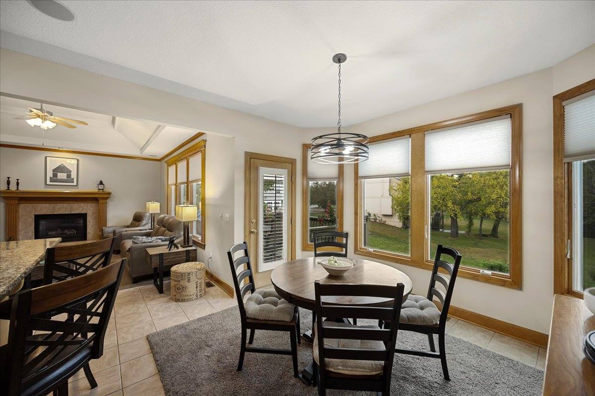 20802 W 102nd St, Lenexa, KS 66220