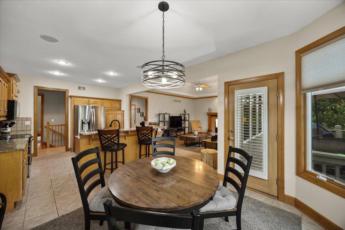 20802 W 102nd St, Lenexa, KS 66220