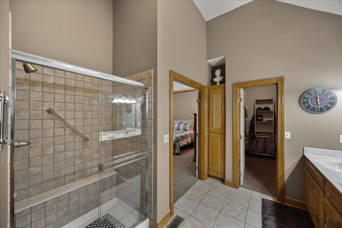 20802 W 102nd St, Lenexa, KS 66220