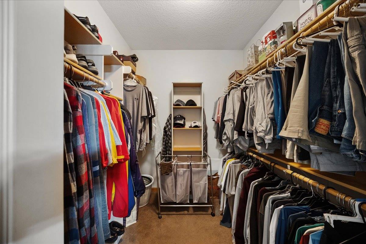 20802 W 102nd St, Lenexa, KS 66220