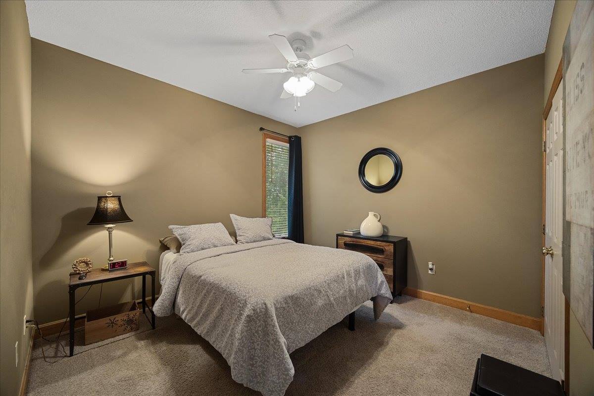 20802 W 102nd St, Lenexa, KS 66220