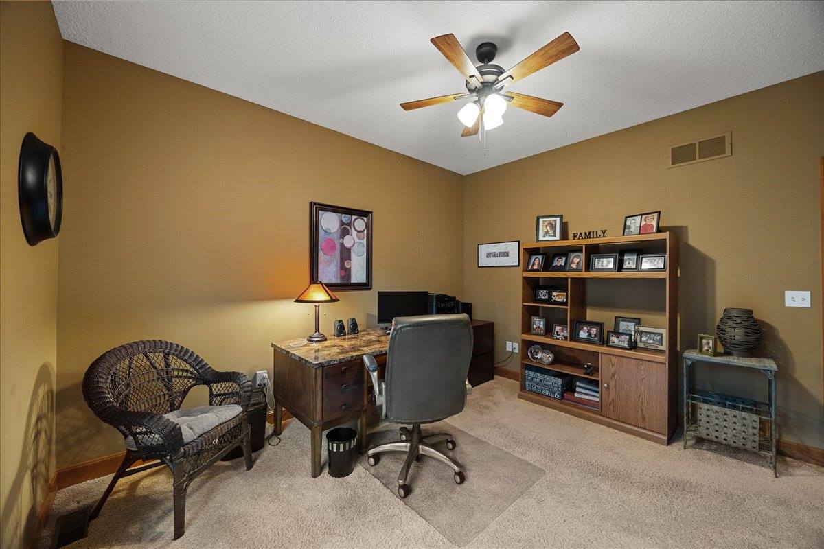 20802 W 102nd St, Lenexa, KS 66220