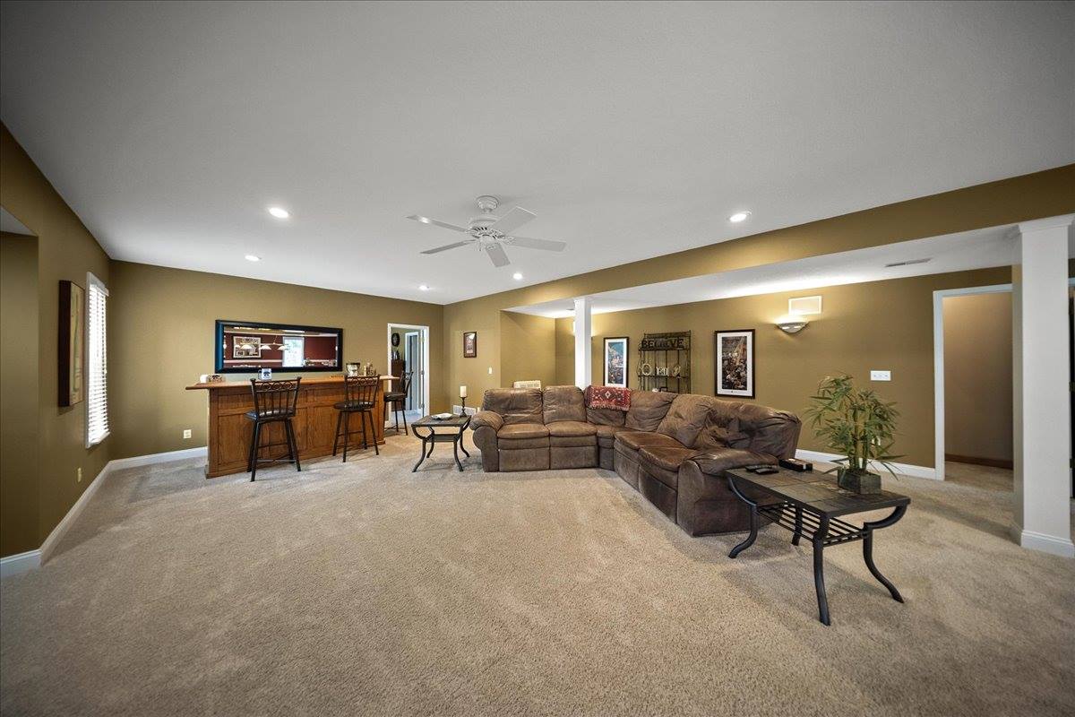 20802 W 102nd St, Lenexa, KS 66220