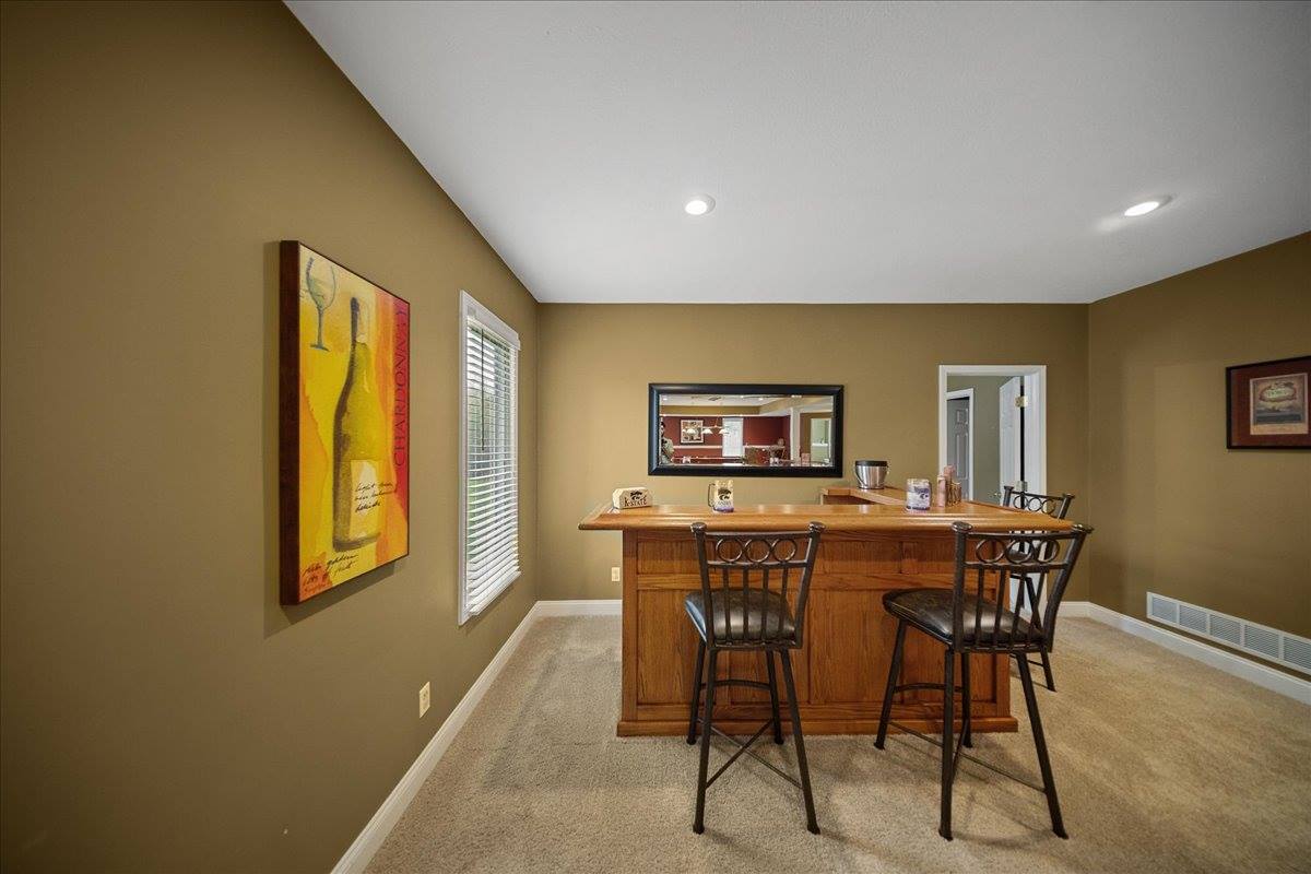 20802 W 102nd St, Lenexa, KS 66220