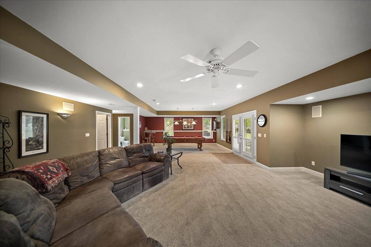 20802 W 102nd St, Lenexa, KS 66220