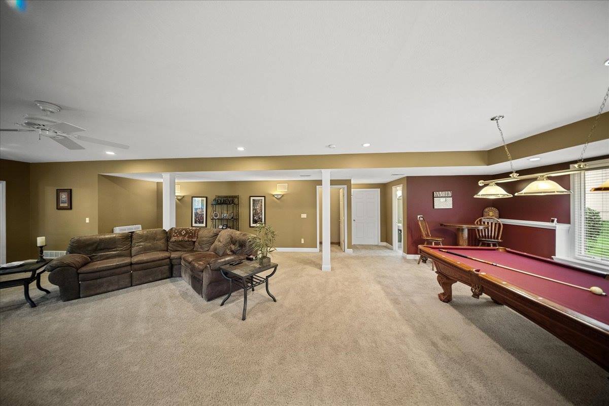 20802 W 102nd St, Lenexa, KS 66220