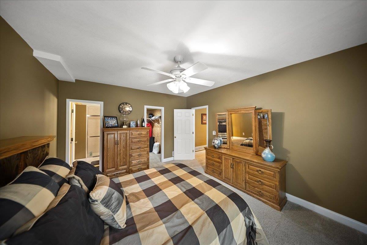 20802 W 102nd St, Lenexa, KS 66220