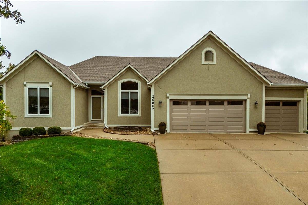 20802 W 102nd St, Lenexa, KS 66220