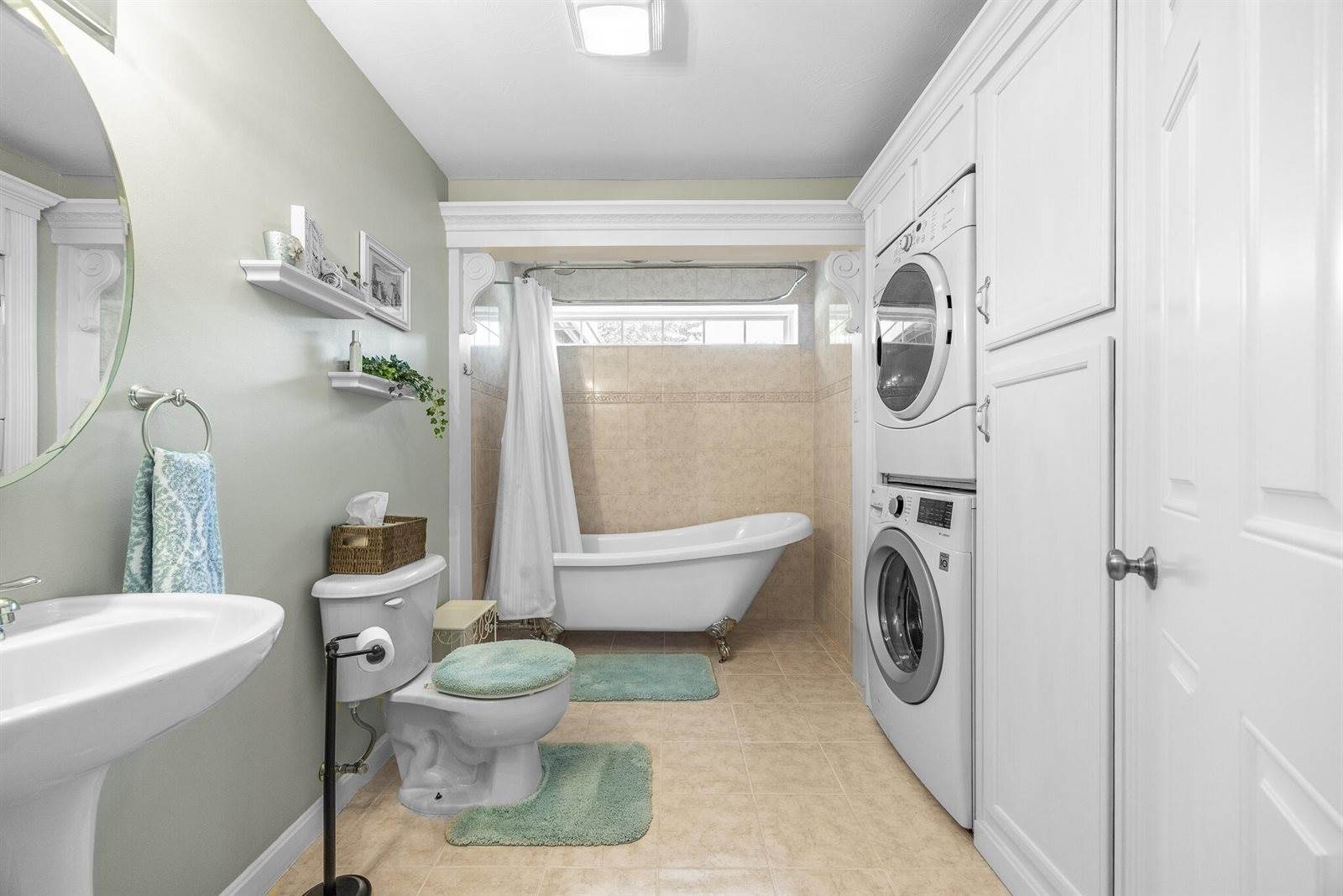 63 Molly Lane, Bangor, ME 04401