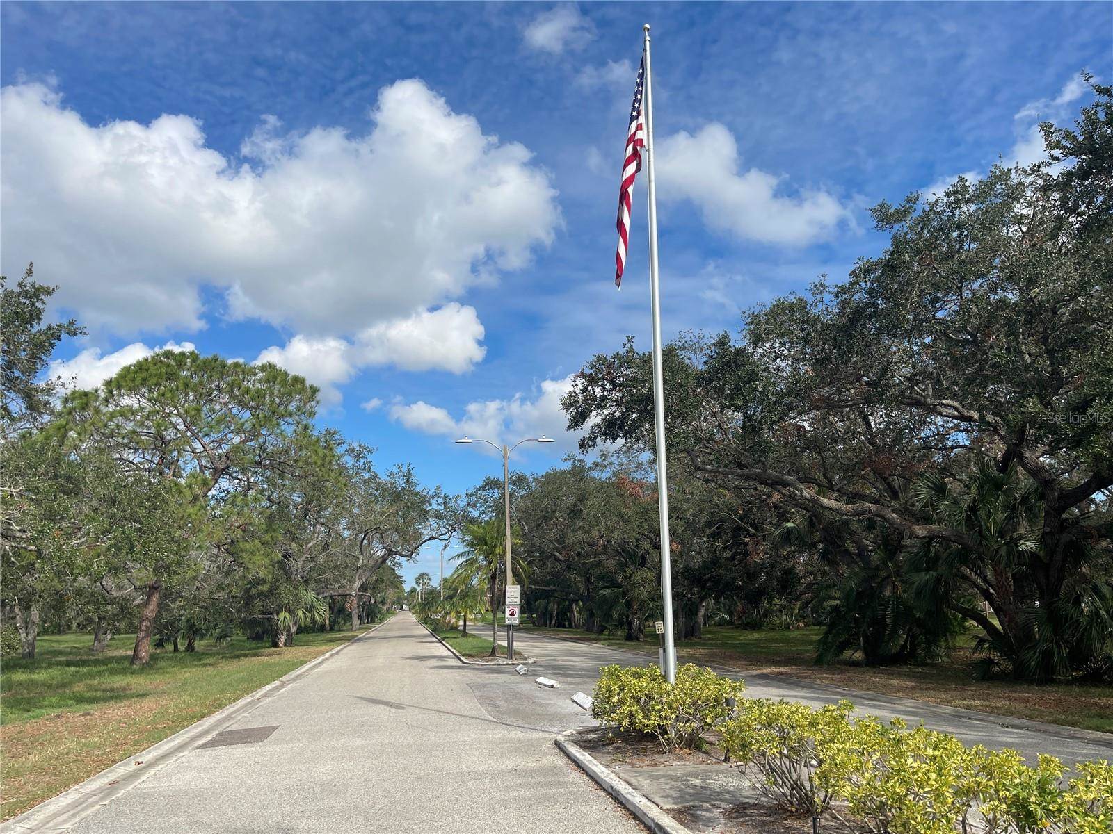 218 Dogwood Circle, Seminole, FL 33777