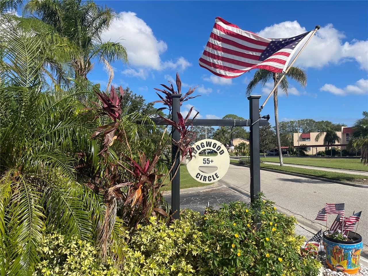 218 Dogwood Circle, Seminole, FL 33777