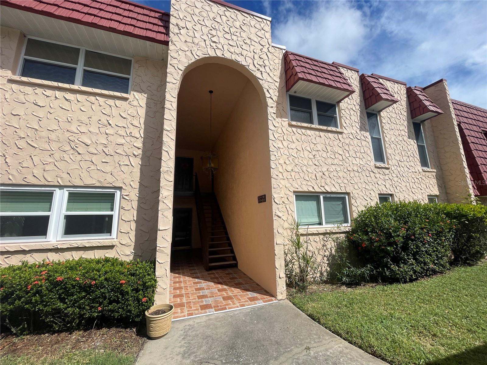 218 Dogwood Circle, Seminole, FL 33777