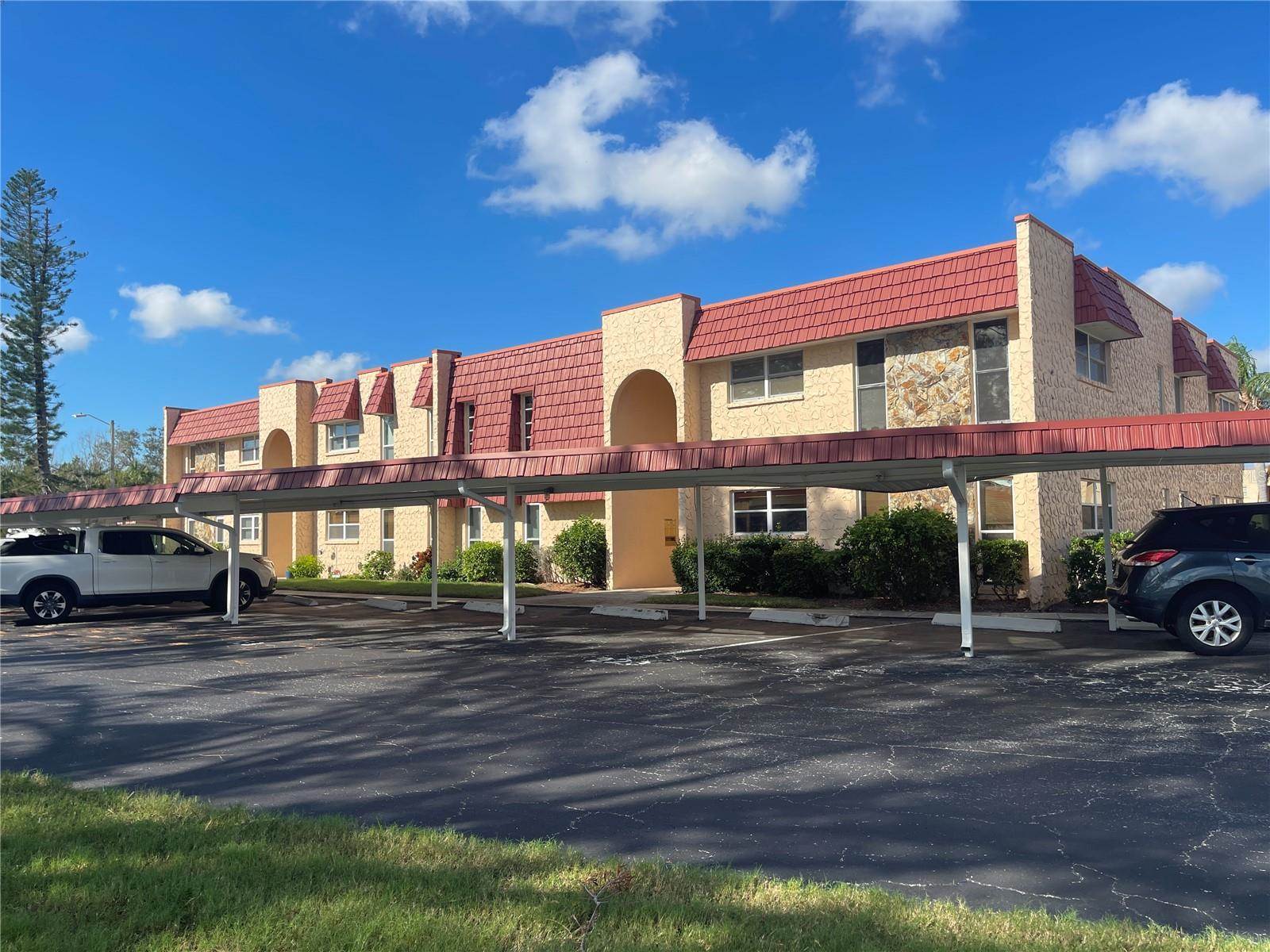 218 Dogwood Circle, Seminole, FL 33777