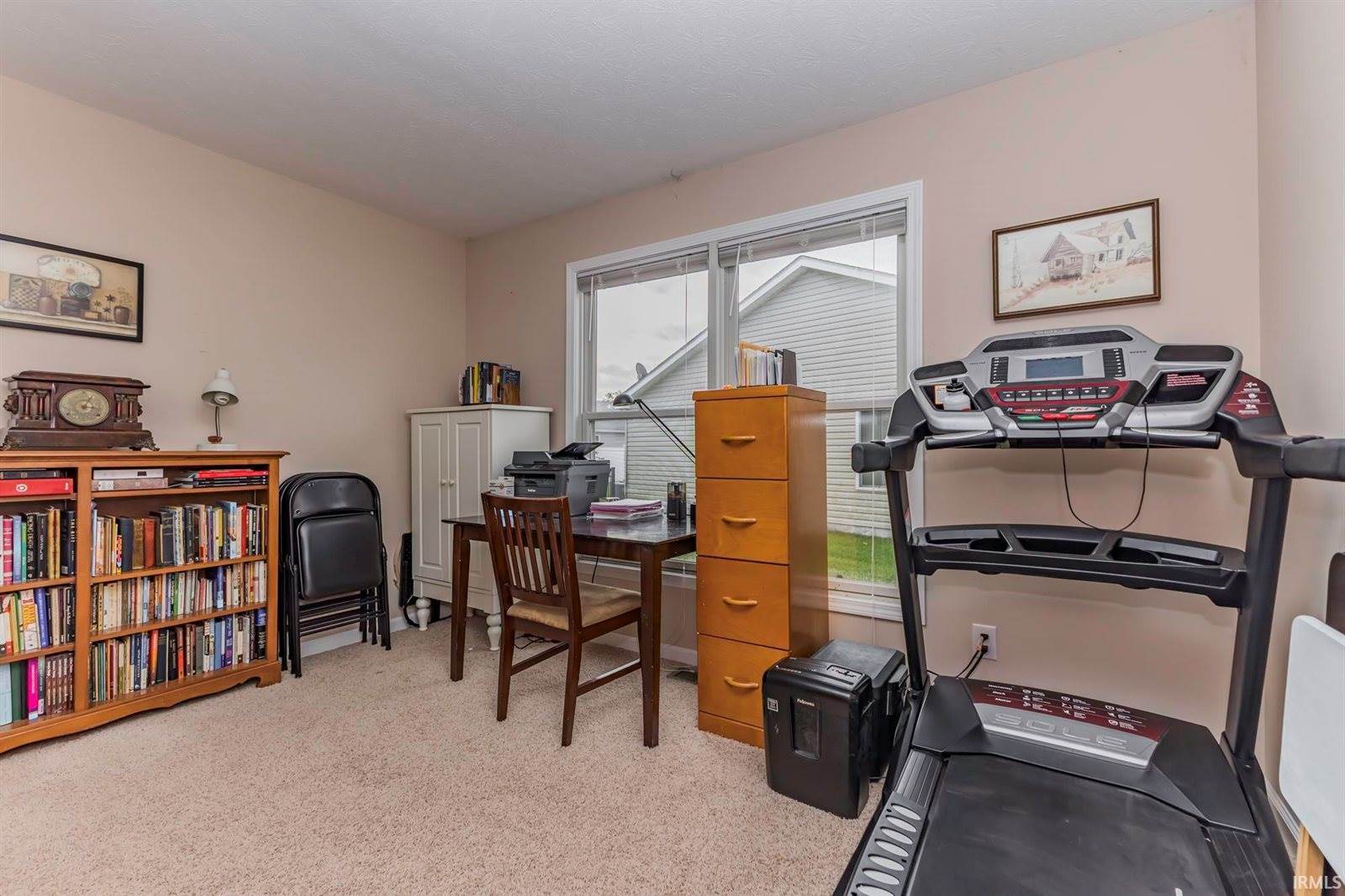 1816 Sandal Wood Drive, Yorktown, IN 47396