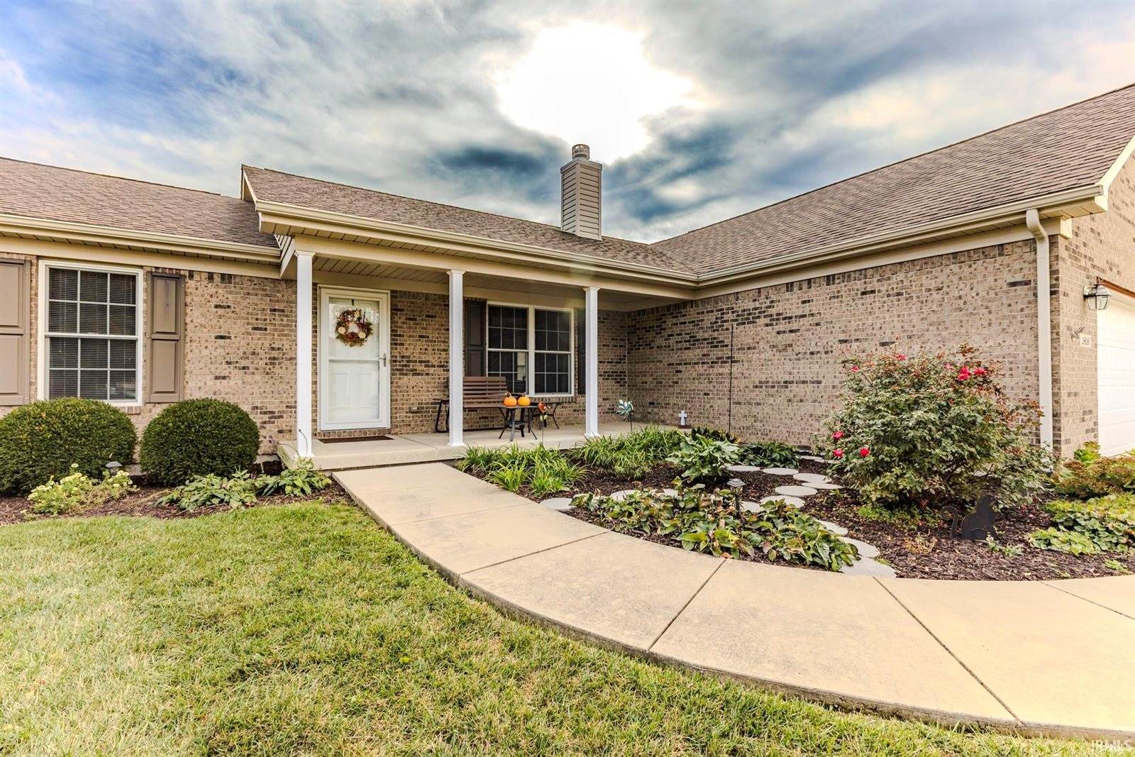1816 Sandal Wood Drive, Yorktown, IN 47396