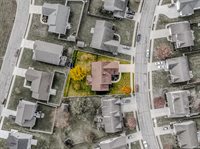 1816 Sandal Wood Drive, Yorktown, IN 47396