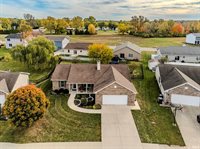 1816 Sandal Wood Drive, Yorktown, IN 47396