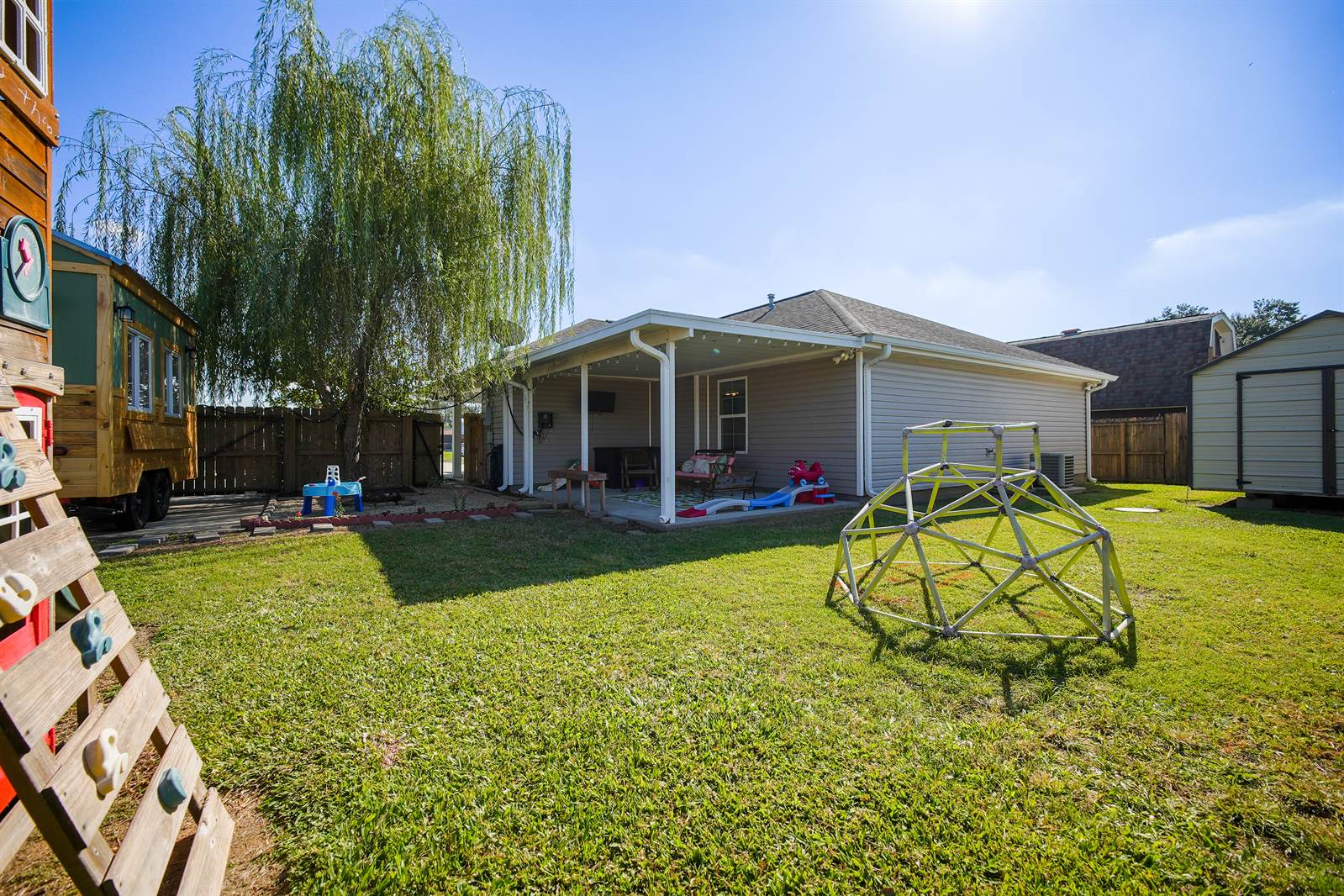 208 N Willow Street, Lockport, LA 70374