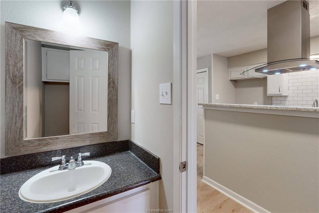 1409 Airline Drive, College Station, TX 77845