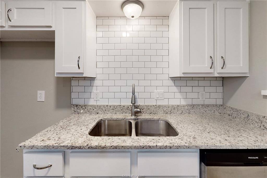 1409 Airline Drive, College Station, TX 77845