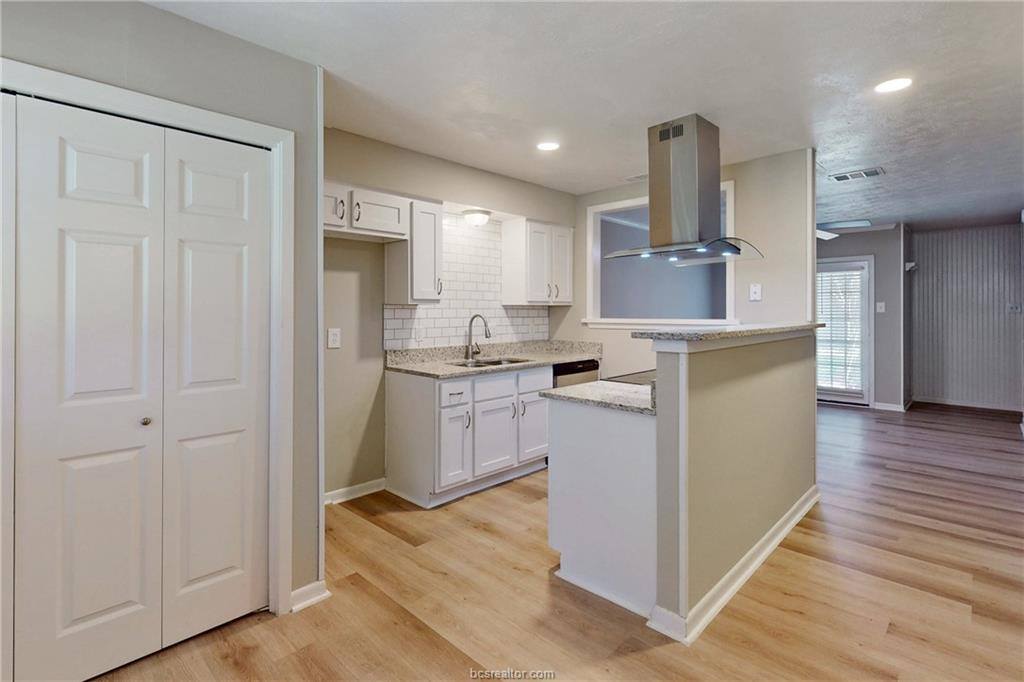 1409 Airline Drive, College Station, TX 77845