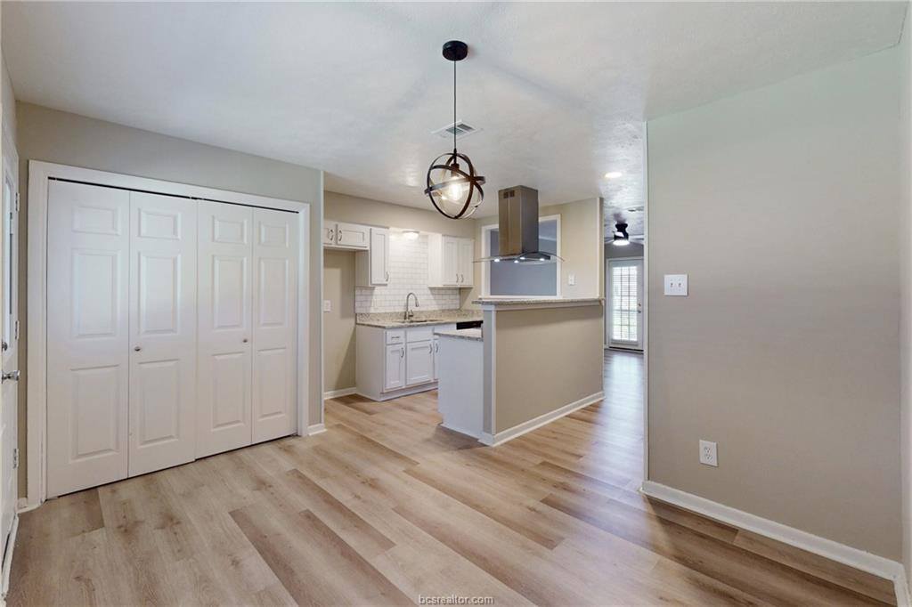 1409 Airline Drive, College Station, TX 77845