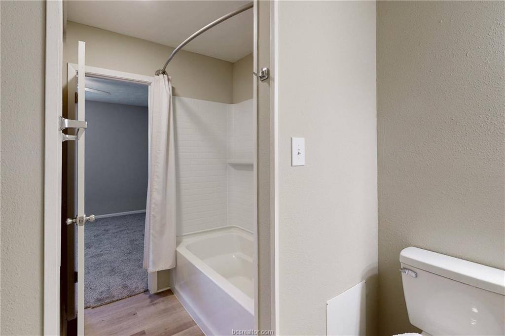 1409 Airline Drive, College Station, TX 77845